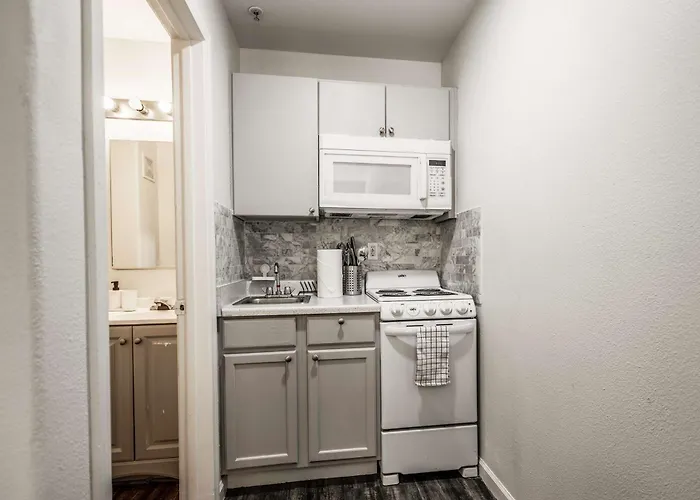 Apartment Tolleson Stylish Retreat For 2 Guests *
