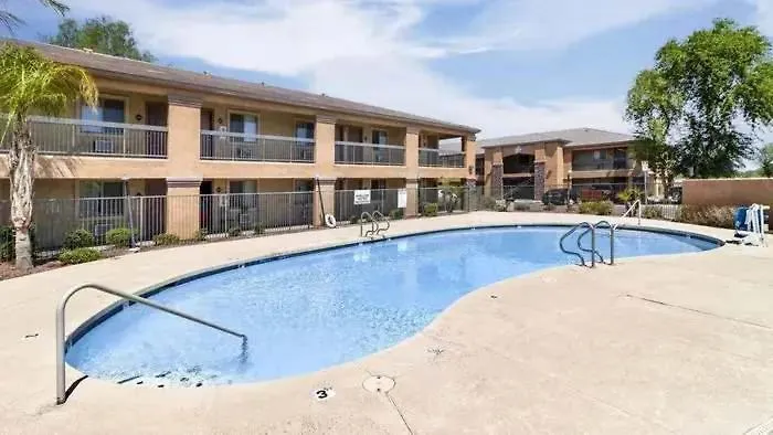 Tolleson Stylish Retreat For 2 Guests Apartment Cashion
