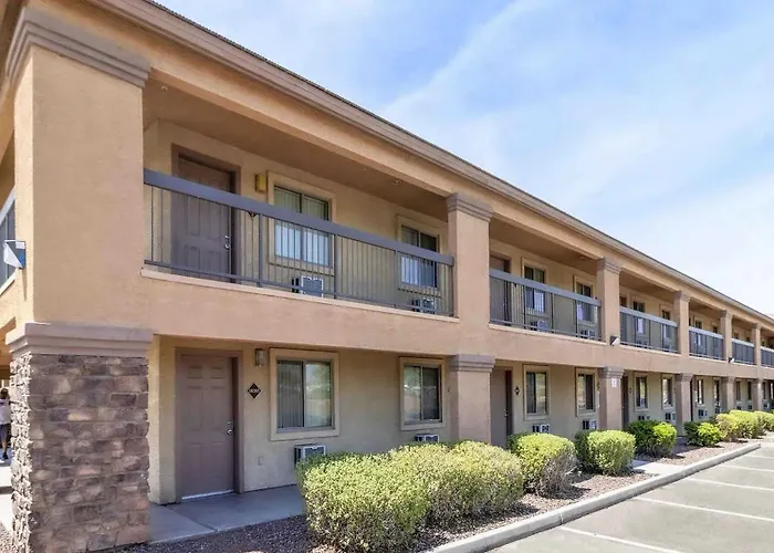 Tolleson Stylish Retreat For 2 Guests