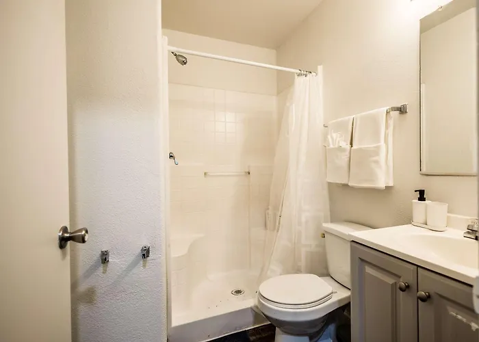 Apartment Tolleson Stylish Retreat For 2 Guests Cashion