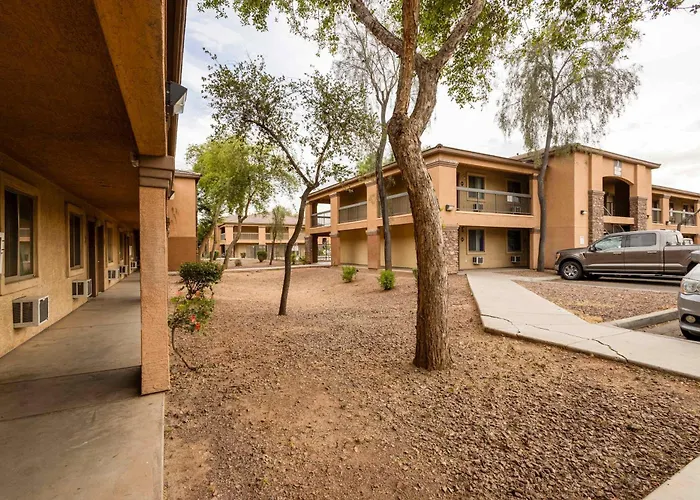 Tolleson Stylish Retreat For 2 Guests *