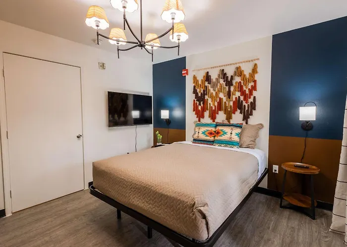 Apartment Tolleson Stylish Retreat For 2 Guests *
