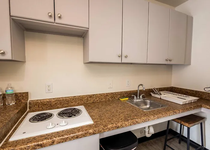 Tolleson Stylish Retreat For 2 Guests