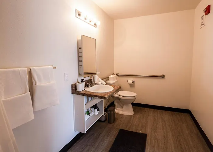 Tolleson Stylish Retreat For 2 Guests
